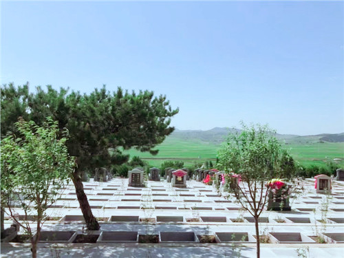 双龙山墓园